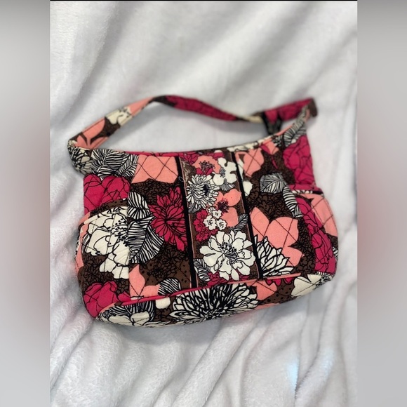 Vera Bradley Pink Quilted Shoulder Bag and matching wallet. - Picture 16 of 16